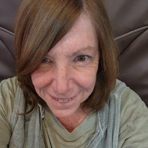 Meet your Posher, Carrie